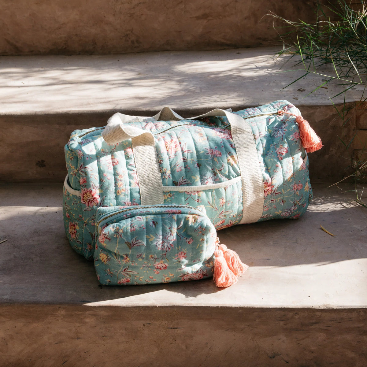 24Hours Vaeva Bag in Blue Rosa Damascena, Quilted Week-End Bag